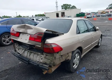 2000 Honda Accord 2.3 Ex из США, поврежденный, VIN 1HGCG5653YA089031